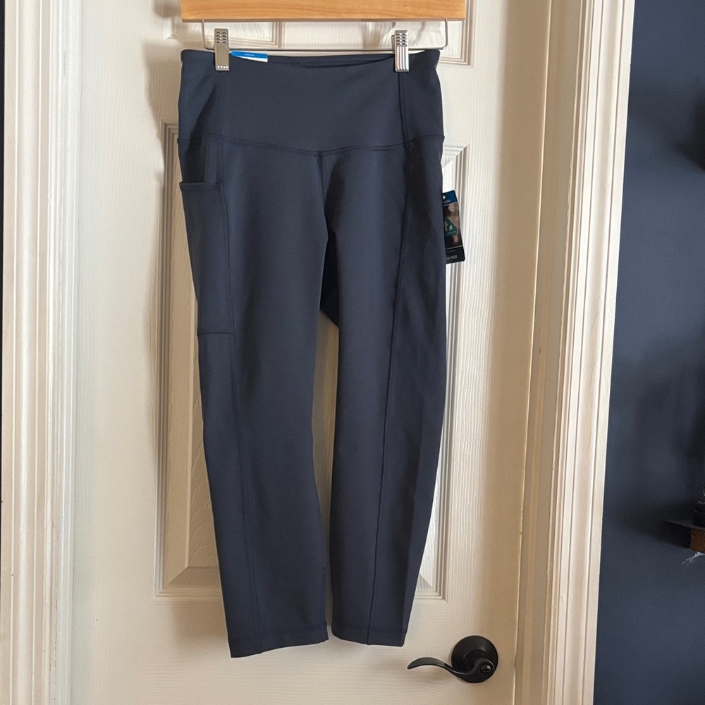 Columbia navy blue capri leggings